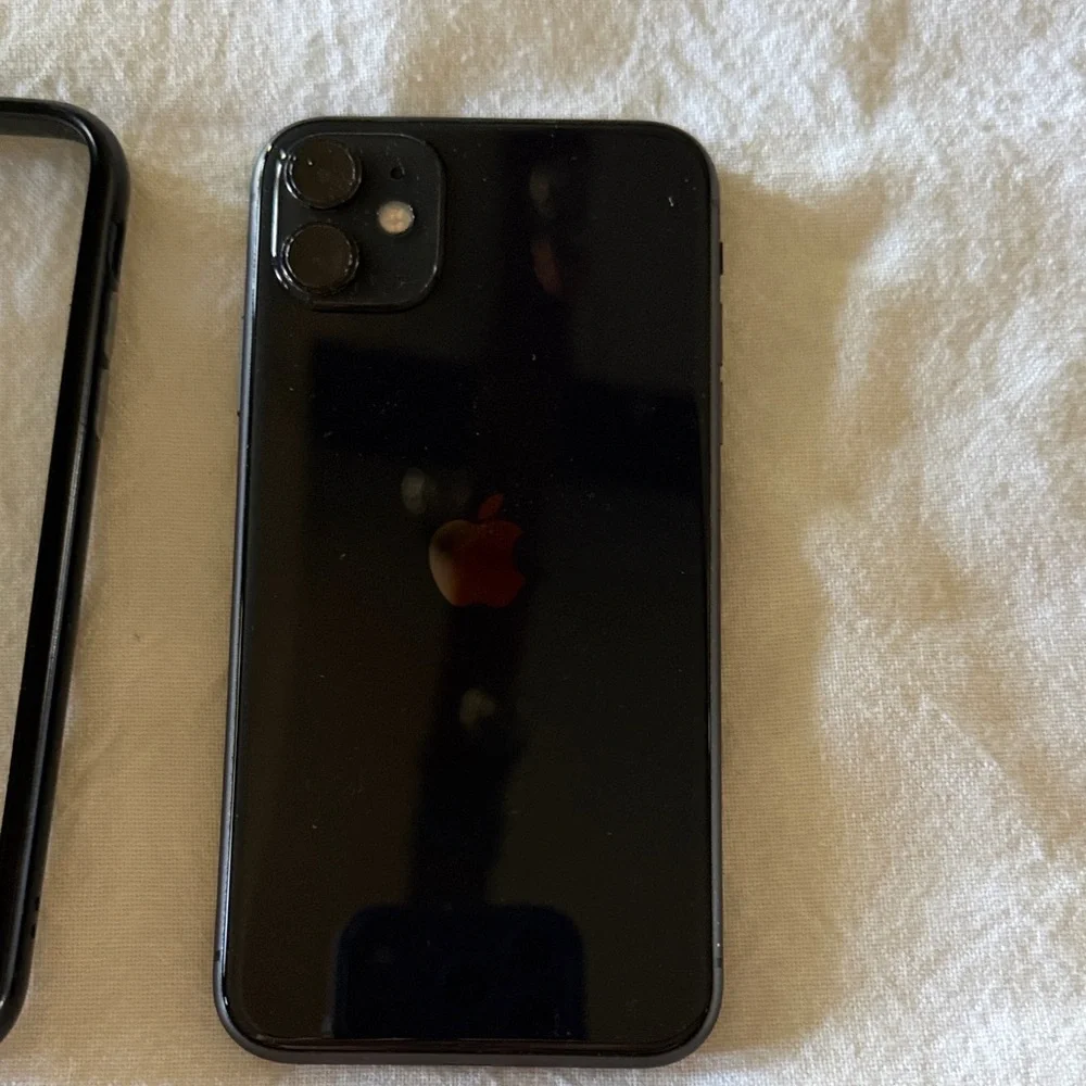 iPhone 11 Apple